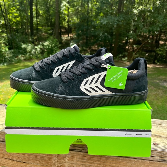 Cariuma Men’s Size 8.5 never worn - Picture 1 of 3